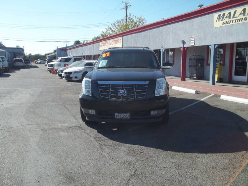 2007 Cadillac Escalade EXT Base photo 2