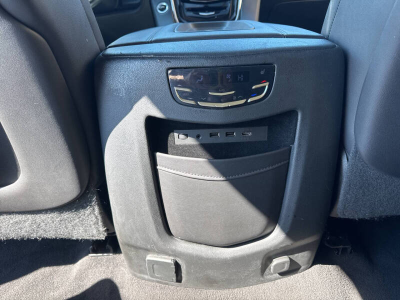 2018 Cadillac Escalade ESV Luxury