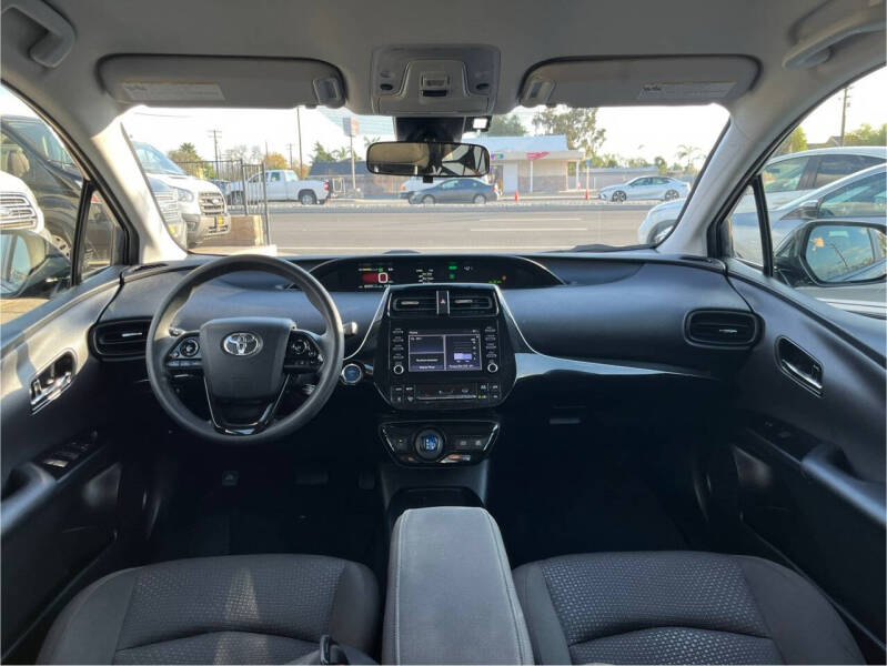 2020 Toyota Prius XLE