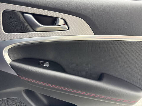 2023 Genesis G70