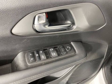 2025 Chrysler Voyager LX