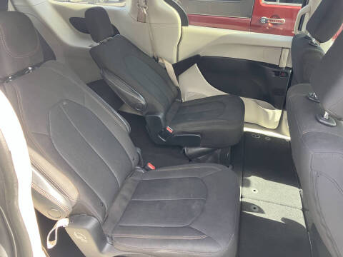2017 Chrysler Pacifica LX