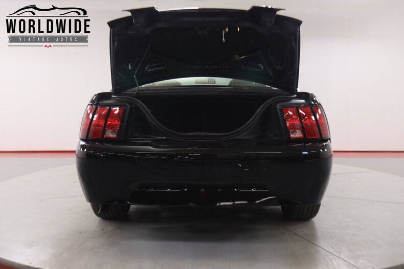 2004 Ford Mustang