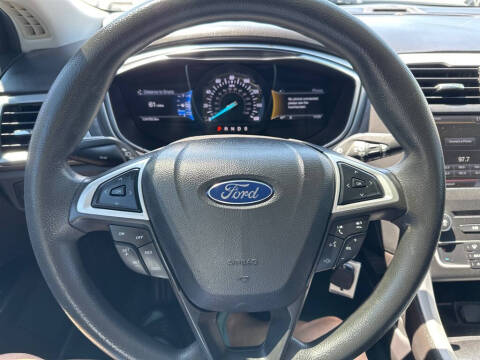 2016 Ford Fusion SE