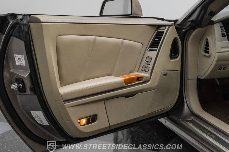 2005 Cadillac XLR