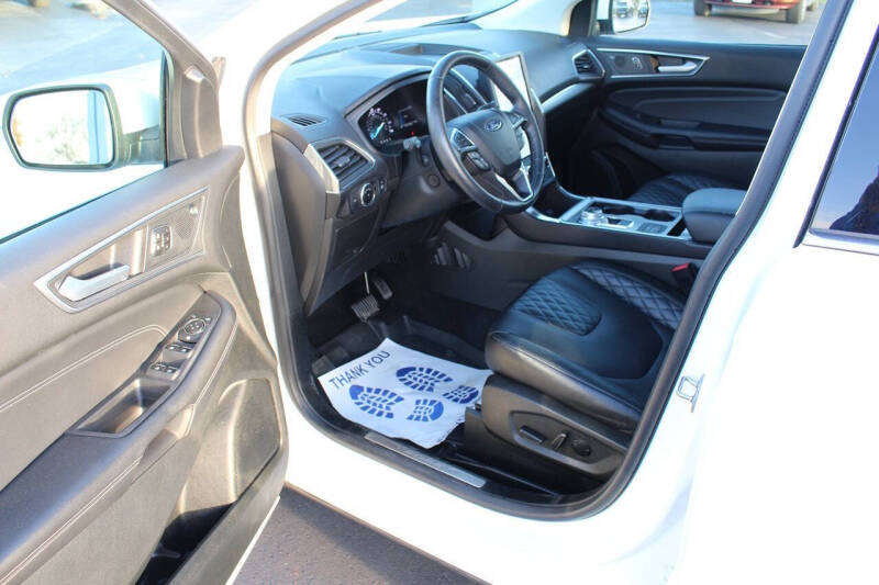 2023 Ford Edge Titanium