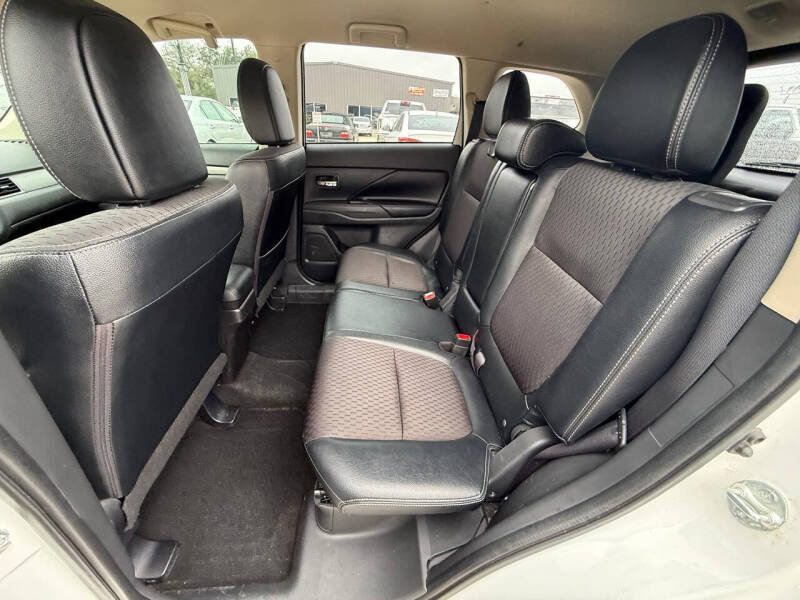 2015 Mitsubishi Outlander SE