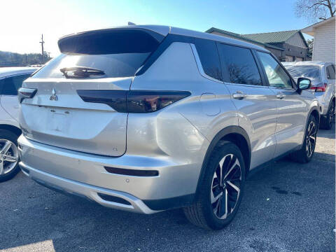 2022 Mitsubishi Outlander SE