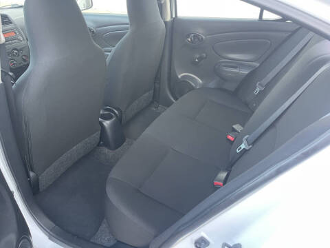 2015 Nissan Versa 1.6 S Plus