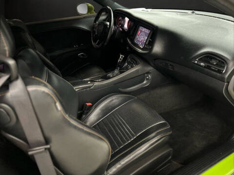 2015 Dodge Challenger R/T Plus Shaker