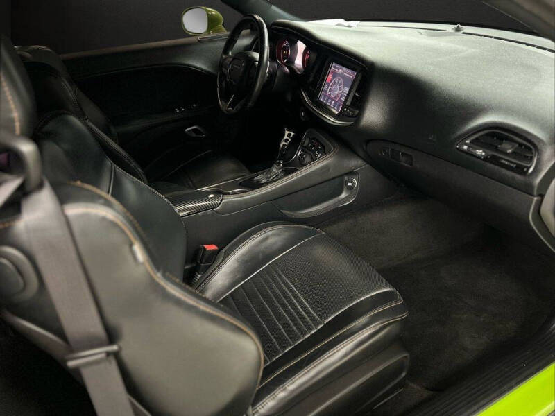 2015 Dodge Challenger R/T Plus Shaker