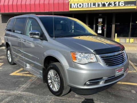 2016 Chrysler Town and Country Touring-L