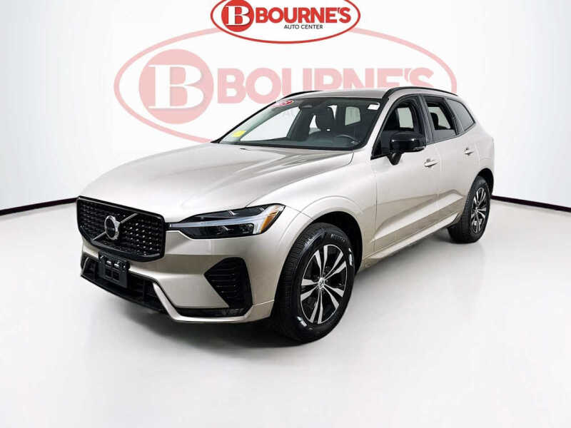 2025 Volvo XC60 B5 Core Dark Theme