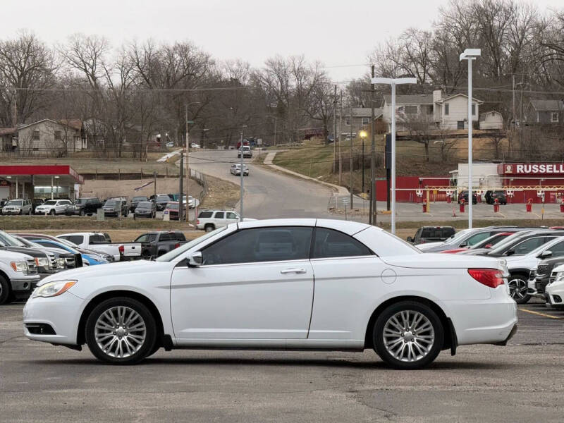 2011 Chrysler 200 Limited