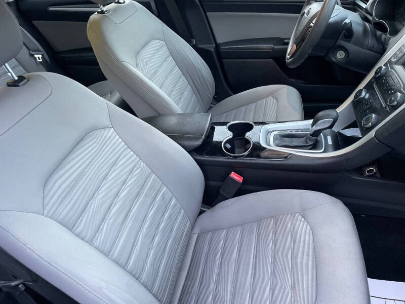 2016 Ford Fusion S