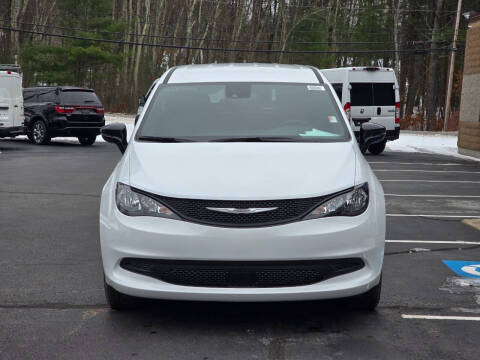 2025 Chrysler Voyager LX