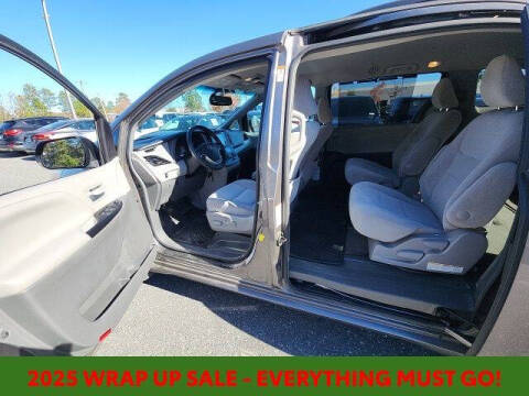 2017 Toyota Sienna LE 7-Passenger