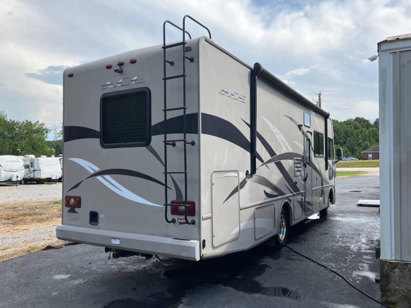 2015 Thor Motor Coach ACE