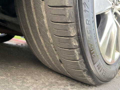 2017 Toyota Camry Hybrid XLE