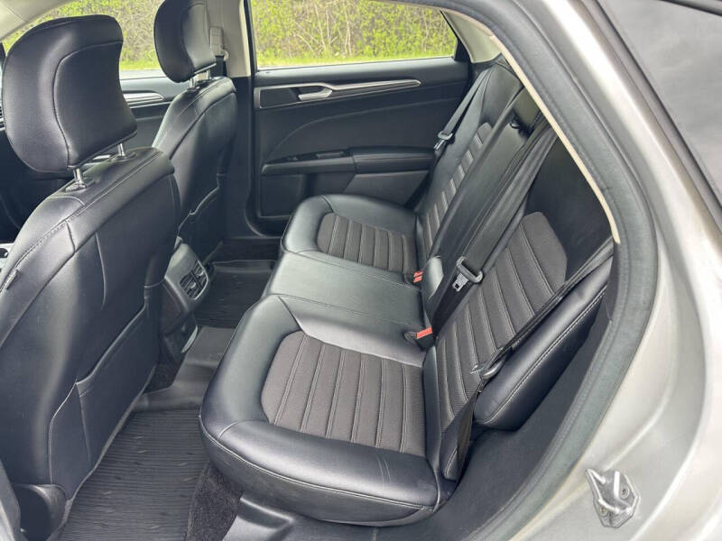 2017 Ford Fusion SE