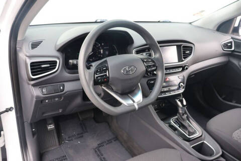 2017 Hyundai Ioniq Hybrid Blue