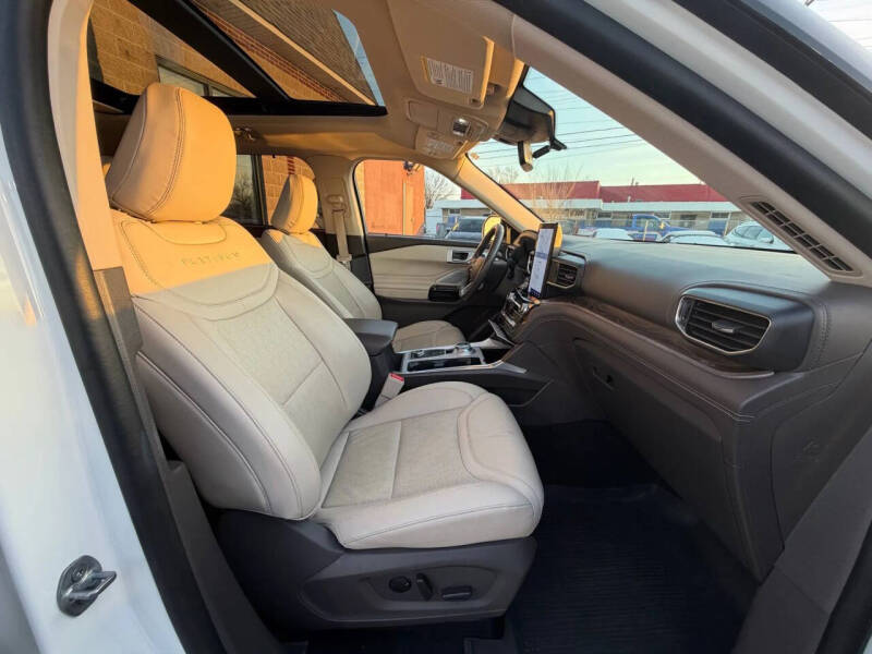 2023 Ford Explorer Platinum