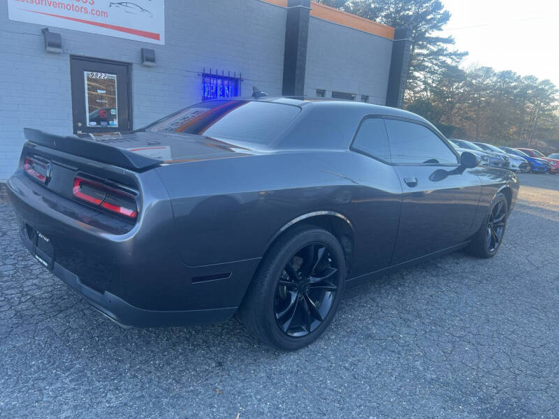2017 Dodge Challenger R/T Shaker