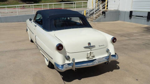1953 Ford Crestline