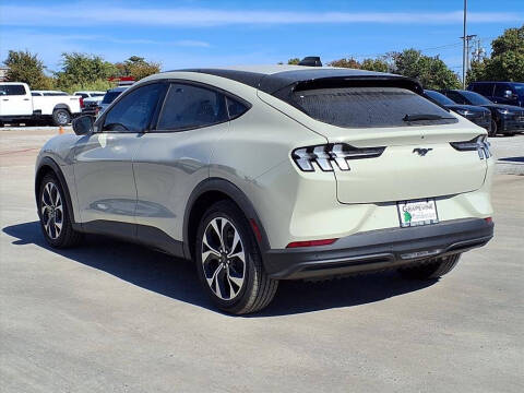 2025 Ford Mustang Mach-E Select