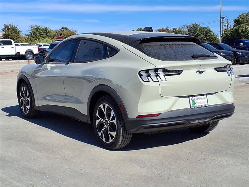 2025 Ford Mustang Mach-E Select