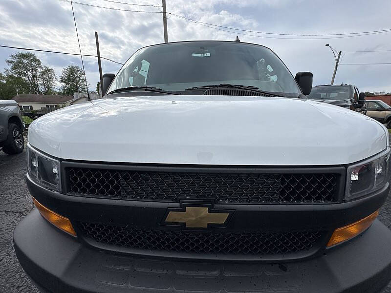 2025 Chevrolet Express 2500