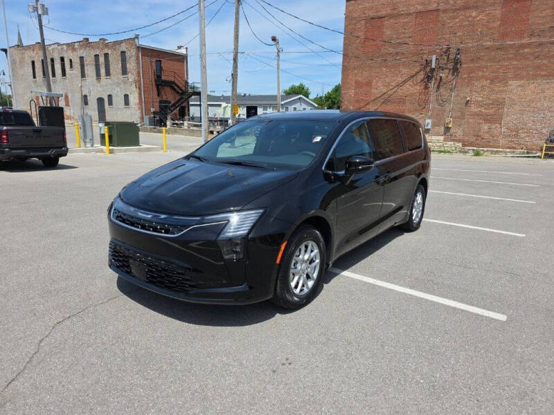 2027 Chrysler Pacifica Select