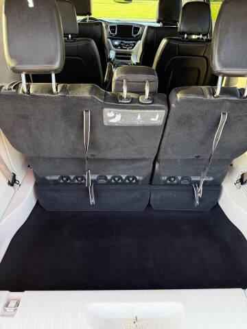 2017 Chrysler Pacifica Touring-L