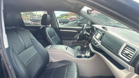 2016 Toyota Highlander LE