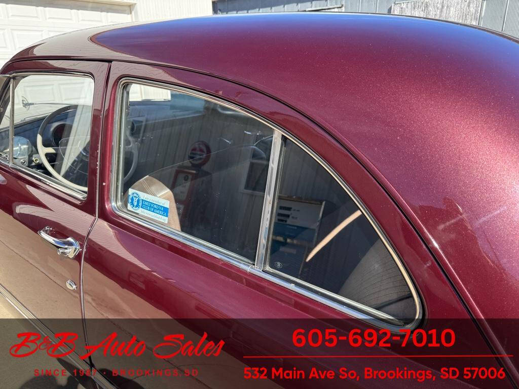 1950 Ford Deluxe 105