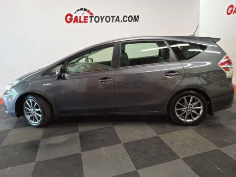 2017 Toyota Prius v Five