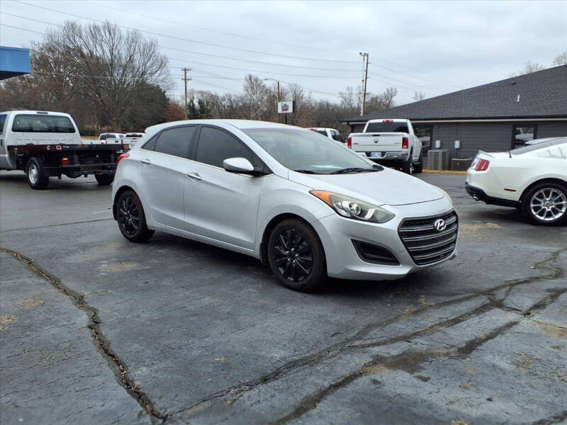 2016 Hyundai Elantra GT Base's photo