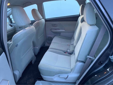 2013 Toyota Prius v Three