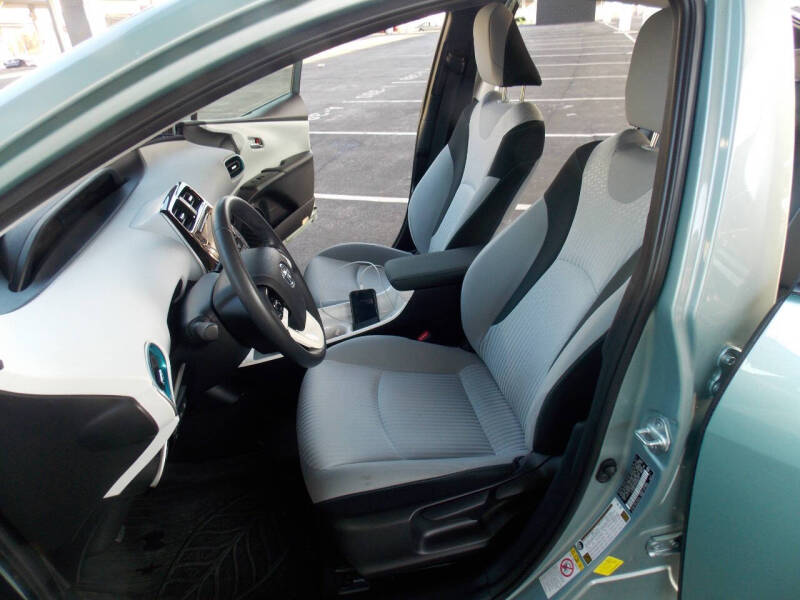 2017 Toyota Prius Three