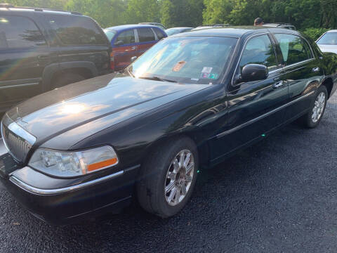 2008 Lincoln Town Car for sale at Trocci's Auto Sales in West Pittsburg PA
