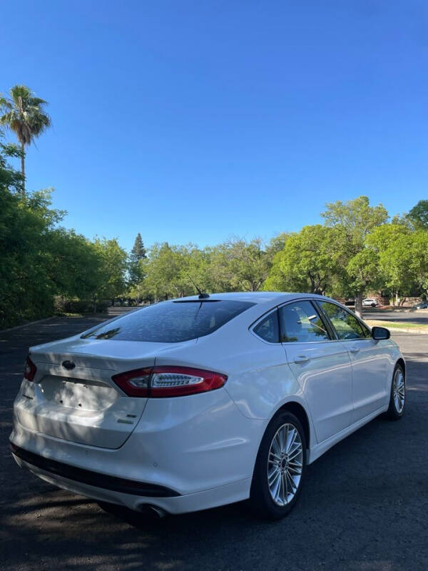 2014 Ford Fusion SE photo 6