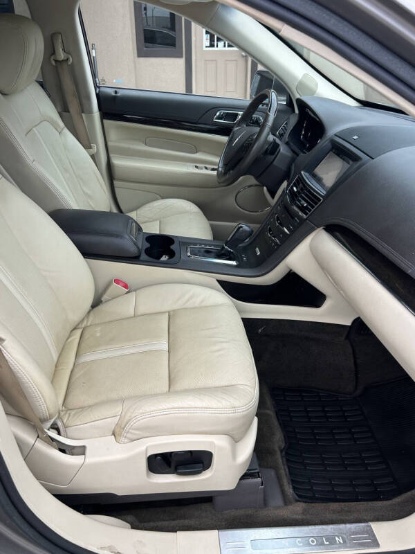2016 Lincoln MKT EcoBoost