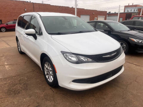 2022 Chrysler Voyager for sale at Jacksons Car Corner Inc in Hastings NE