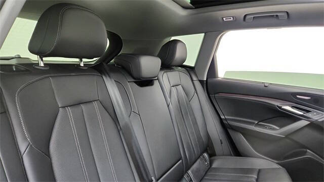 2025 Audi Q6 e-tron quattro Premium Plus