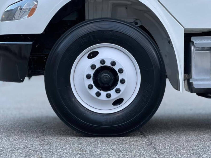 2020 Freightliner M2 106