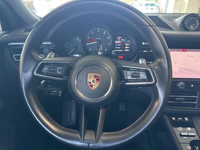 2022 Porsche Macan