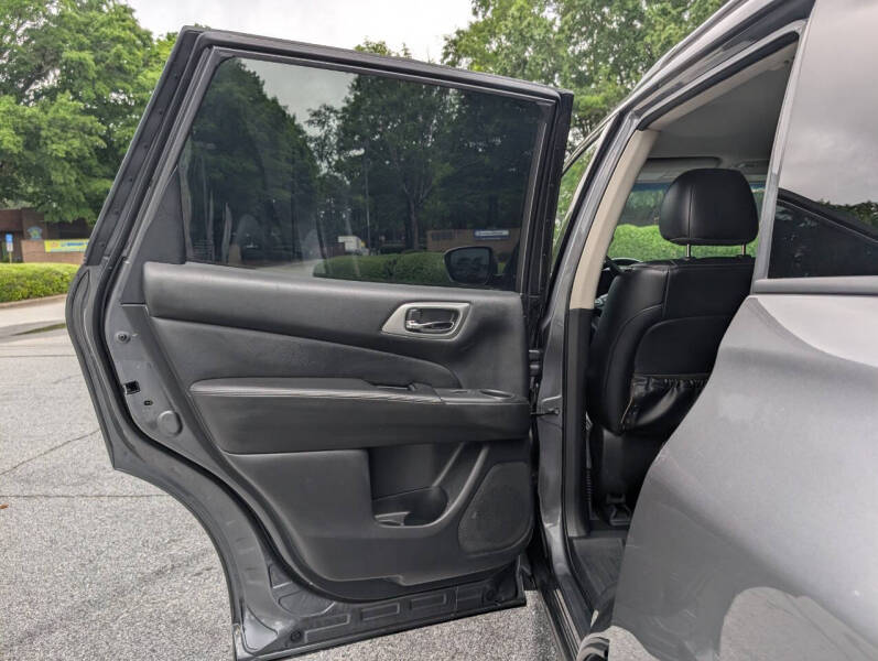 2019 Nissan Pathfinder SL
