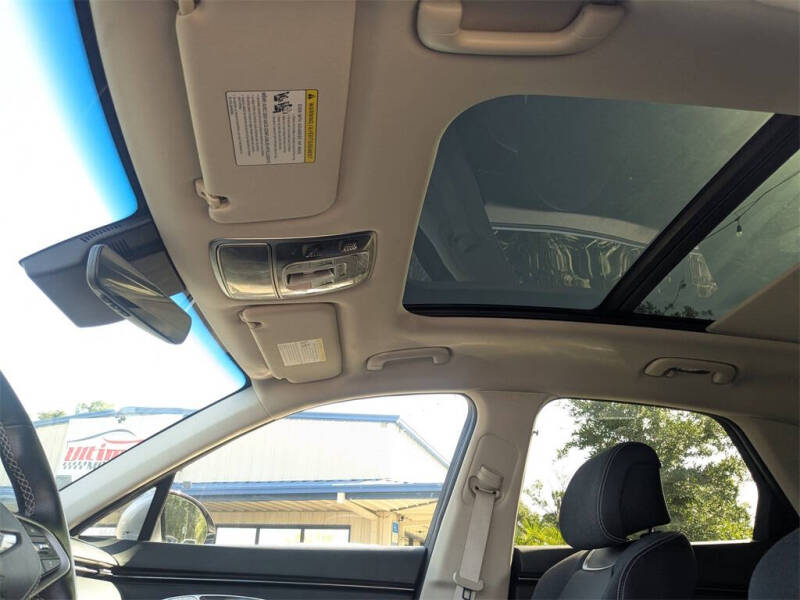 2023 Genesis Electrified GV70