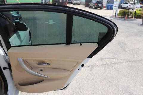 2012 BMW 3 Series 328i