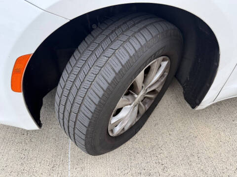 2017 Chrysler Pacifica Touring-L